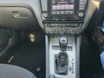 Skoda Octavia 1.6 TDI SE DSG Euro 5 (s/s) 5dr