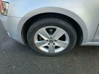 Skoda Octavia 1.6 TDI SE DSG Euro 5 (s/s) 5dr