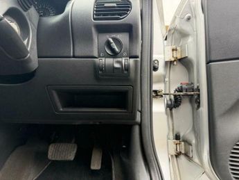 Vauxhall Corsa 1.4i 16v Comfort 5dr