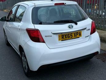 Toyota Yaris 1.5 VVT-h Icon E-CVT Euro 6 5dr