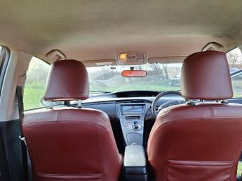 Toyota Prius 1.5 T4 Hatchback 5dr Petrol Hybrid CVT (104 g/km, 76 bhp)