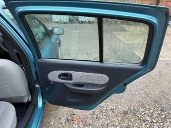 Renault Clio 1.2 Rush 5dr