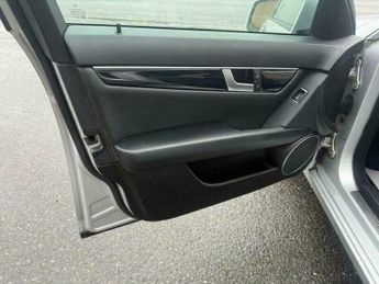 Mercedes-Benz C Class 1.6 C180 BlueEfficiency Executive SE G-Tronic+ Euro 5 (s/s) 4dr