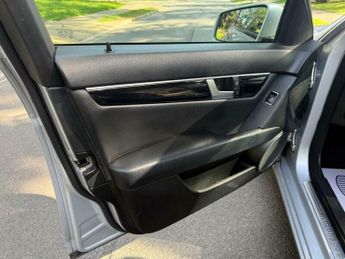 Mercedes-Benz C Class 1.6 C180 BlueEfficiency Executive SE G-Tronic+ Euro 5 (s/s) 4dr