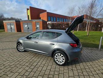 SEAT Leon 1.6 TDI CR SE DSG Euro 5 (s/s) 5dr
