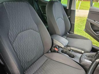 SEAT Leon 1.6 TDI CR SE DSG Euro 5 (s/s) 5dr
