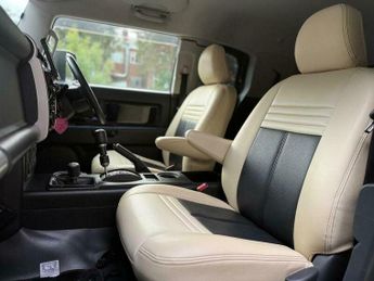 Toyota FJ Cruiser 4.0 V6 4X4 AUTO. RIGHT HAND DRIVE 5dr