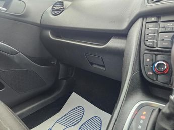 Vauxhall Meriva 1.4i Turbo Exclusiv MPV 5dr Petrol Auto Euro 6 (120 ps)