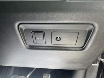 Land Rover Range Rover 4.4 SD V8 Vogue SE SUV 5dr Diesel Auto 4WD Euro 6 (s/s) (339 ps)