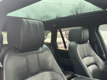 Land Rover Range Rover 4.4 SD V8 Vogue SE SUV 5dr Diesel Auto 4WD Euro 6 (s/s) (339 ps)