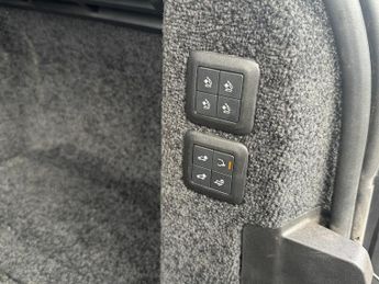 Land Rover Range Rover 4.4 SD V8 Vogue SE SUV 5dr Diesel Auto 4WD Euro 6 (s/s) (339 ps)