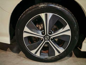 Nissan Leaf 40kWh Tekna Auto 5dr