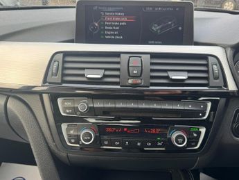 BMW M3 3.0 BiTurbo Saloon 4dr Petrol DCT Euro 6 (s/s) (431 ps)