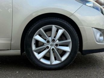 Renault Grand Scenic 2.0 dCi Privilege TomTom Auto Euro 5 5dr