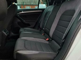 Volkswagen Golf 2.0 TDI BlueMotion Tech R-Line Hatchback 5dr Diesel DSG Euro 6 (