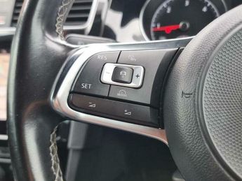 Volkswagen Golf 2.0 TDI BlueMotion Tech R-Line Hatchback 5dr Diesel DSG Euro 6 (