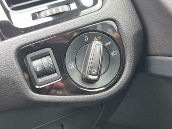 Volkswagen Golf 2.0 TDI BlueMotion Tech R-Line Hatchback 5dr Diesel DSG Euro 6 (