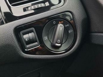 Volkswagen Golf 2.0 TDI BlueMotion Tech R-Line Hatchback 5dr Diesel DSG Euro 6 (