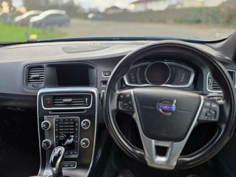 Volvo V60 2.4 D6 R-Design Lux Nav Geartronic AWD Euro 5 (s/s) 5dr