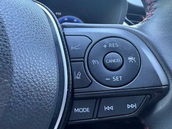 Toyota RAV4 2.5 VVT 18.1kWh Design CVT 4WD Euro 6 (s/s) 5dr