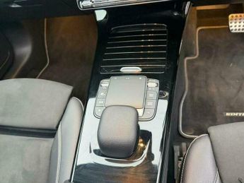 Mercedes-Benz A Class 2.0 A200d Exclusive Edition 8G-DCT Euro 6 (s/s) 5dr