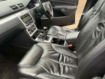 Volkswagen Passat 2.0 TDI Highline Plus Euro 5 4dr