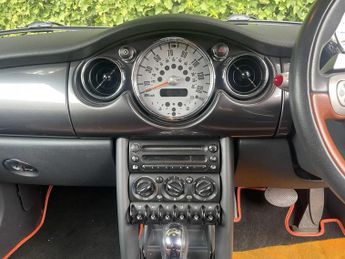 MINI Hatch COOPER SIDEWALK