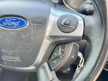 Ford Focus 1.6 Zetec Hatchback 5dr Petrol Powershift Euro 5 (125 ps)