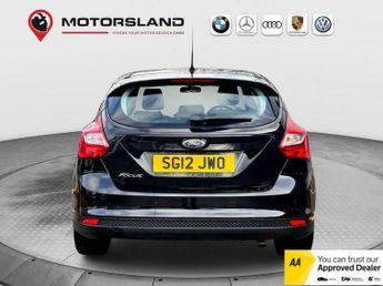 Ford Focus 1.6 Zetec Hatchback 5dr Petrol Powershift Euro 5 (125 ps)