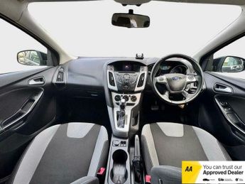 Ford Focus 1.6 Zetec Hatchback 5dr Petrol Powershift Euro 5 (125 ps)