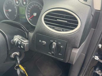 Ford Focus 1.6 Sport 5dr