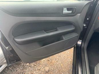 Ford Focus 1.6 Sport 5dr