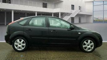 Ford Focus 1.6 Sport 5dr