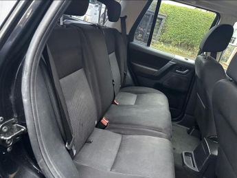 Land Rover Freelander TD4 BLACK AND WHITE