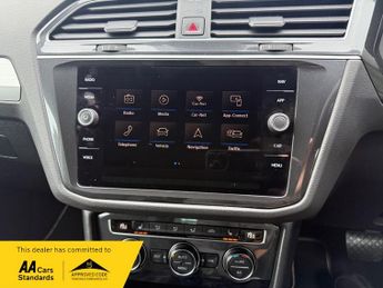 Volkswagen Tiguan SE NAVIGATION TDI DSG