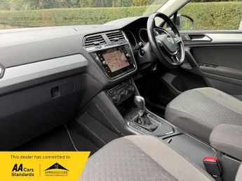 Volkswagen Tiguan SE NAVIGATION TDI DSG