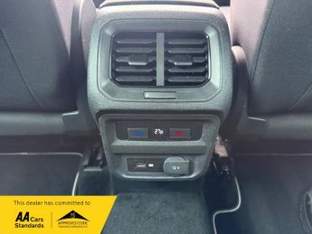 Volkswagen Tiguan SE NAVIGATION TDI DSG
