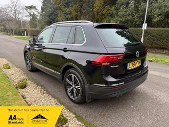 Volkswagen Tiguan SE NAVIGATION TDI DSG