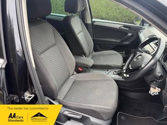 Volkswagen Tiguan SE NAVIGATION TDI DSG