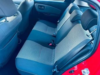 Toyota Yaris 1.5 VVT-h Icon E-CVT Euro 6 5dr