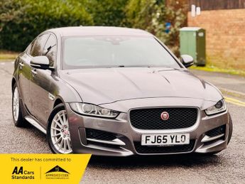Jaguar XE R-SPORT