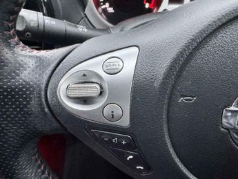 Nissan Juke 1.6 Acenta Premium SUV 5dr Petrol XTRON Euro 5 (117 ps)