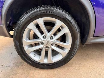 Nissan Juke 1.6 Acenta Premium SUV 5dr Petrol XTRON Euro 5 (117 ps)