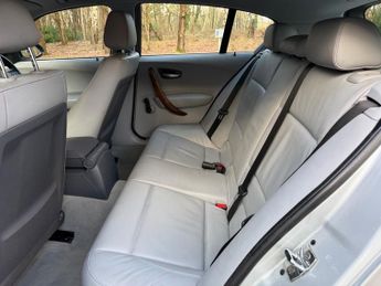 BMW 1 SERIES 118i SE