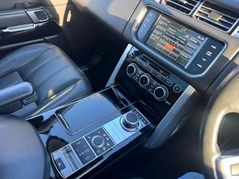 Land Rover Range Rover SDV8 VOGUE