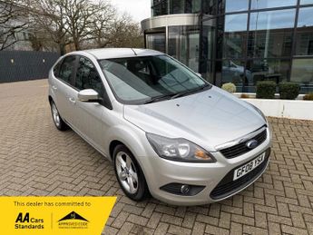 Ford Focus 1.6 Zetec Hatchback 5dr Petrol Manual (161 g/km, 99 bhp)