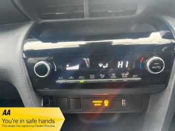 Toyota Yaris DESIGN (FSH-WARRANTY)