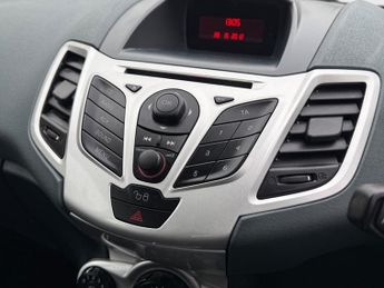 Ford Fiesta 1.4 Zetec 5dr 95BHP