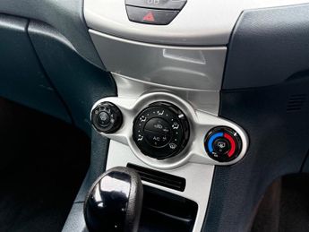 Ford Fiesta 1.4 Zetec 5dr 95BHP