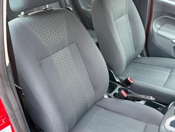 Ford Fiesta 1.4 Zetec 5dr 95BHP